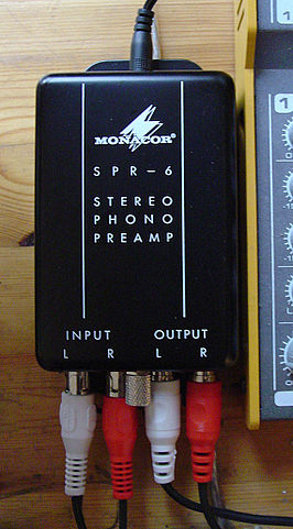 266px-Phono-preamp