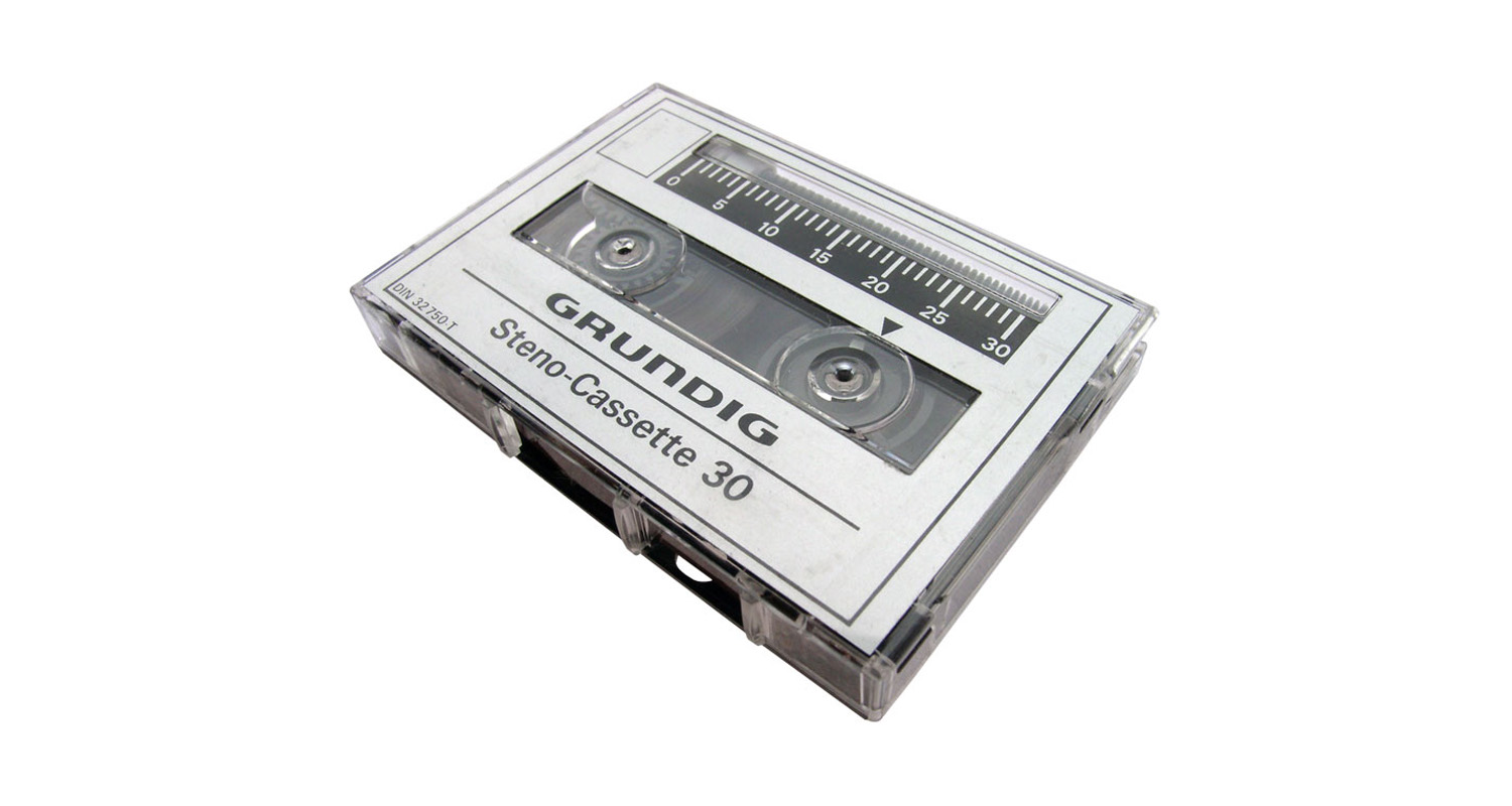 Дом кассета. Маленькая кассета. Audio Cassette. Кассета 80 цветная. GST кассета.