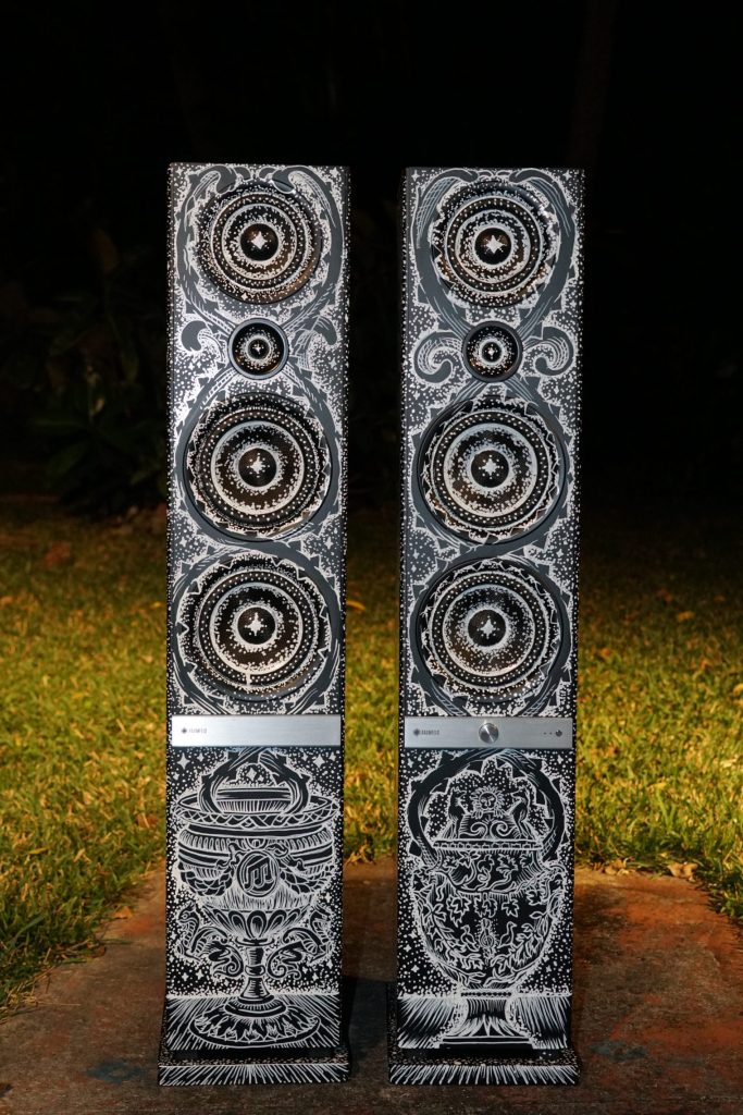 Stereo L speaker with illustration by Marlon Pruz