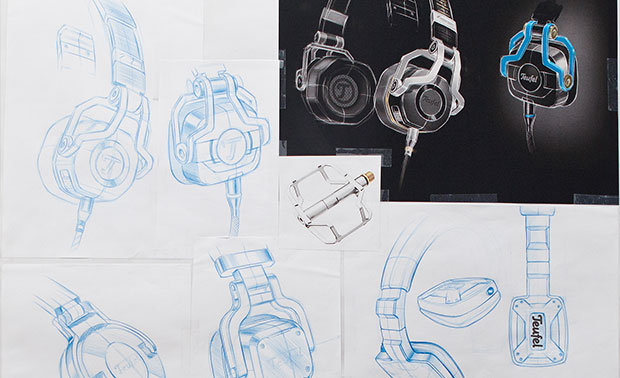Sketches of Teufel's CAGE gaming headset