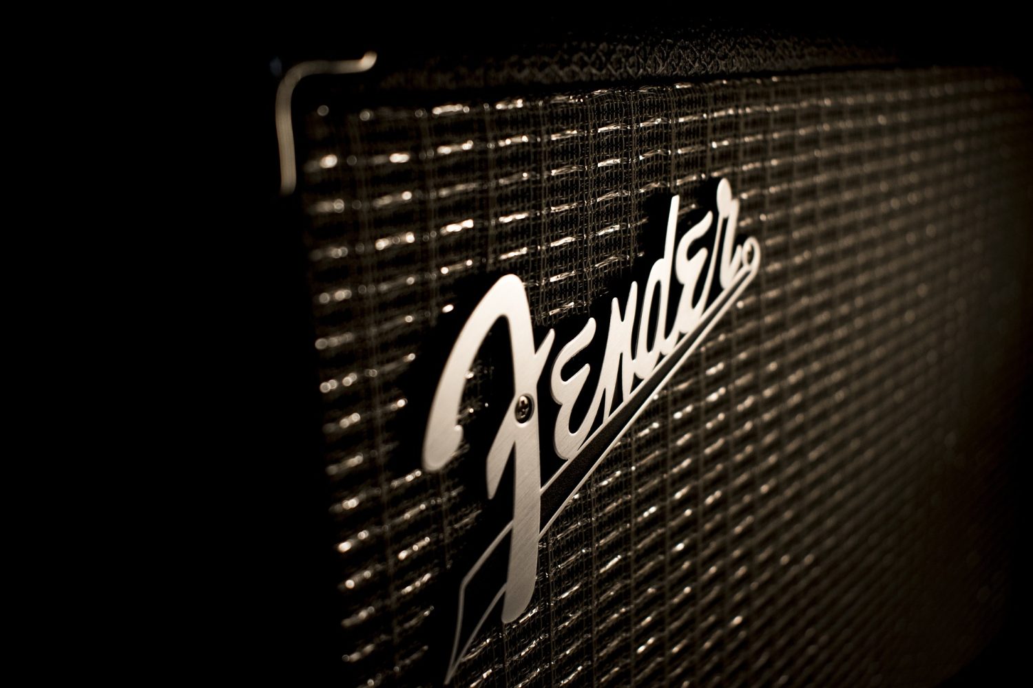 Fender-Schriftzug auf Amplifier